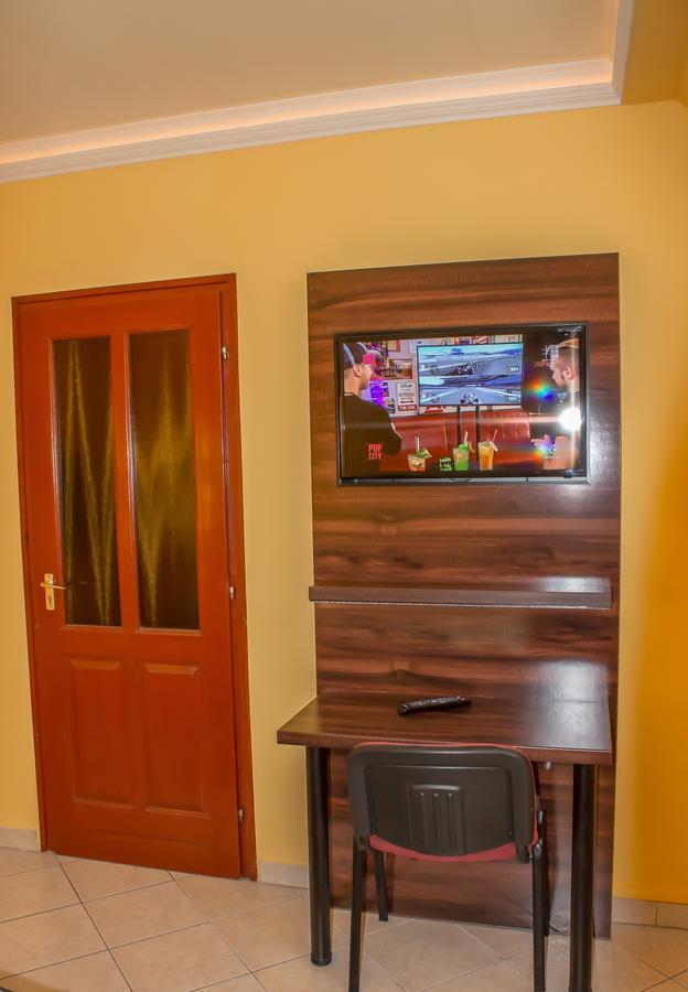 Nexus Vendeghaz Szeged Aparthotel ภายนอก รูปภาพ
